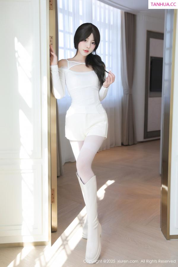 [XiuRen]高清写真图 2025.02.14 No.9887 桃妖夭 黑丝美腿